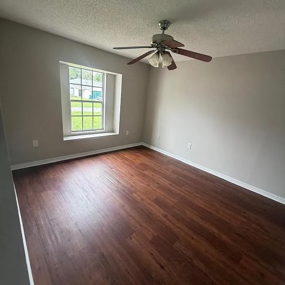 10303-10305 Hemlock St — Photo 10