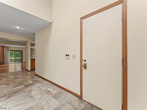 5th image of 5741 Som Center Rd #1