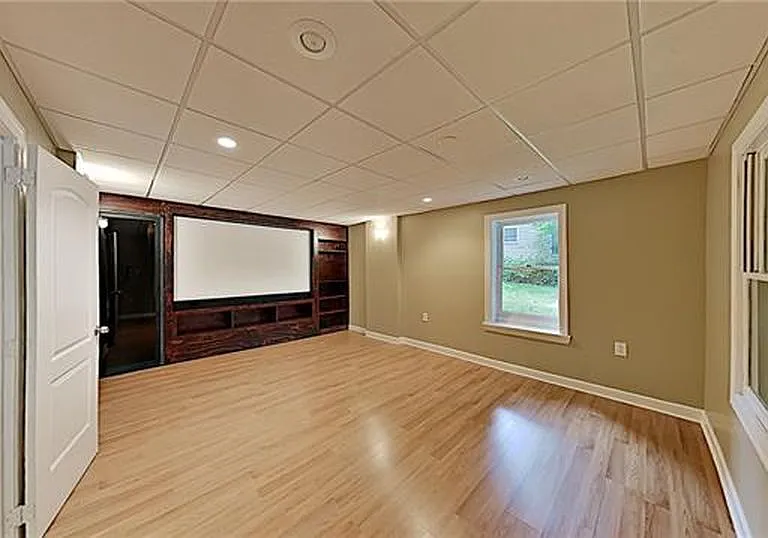 Stream Ridge Dr — Photo 2