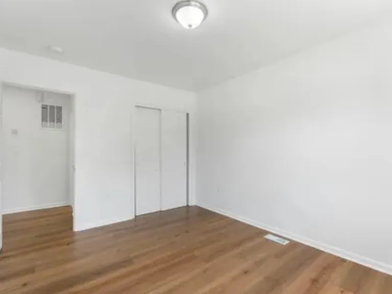 323 S Wood Ave — Photo 6