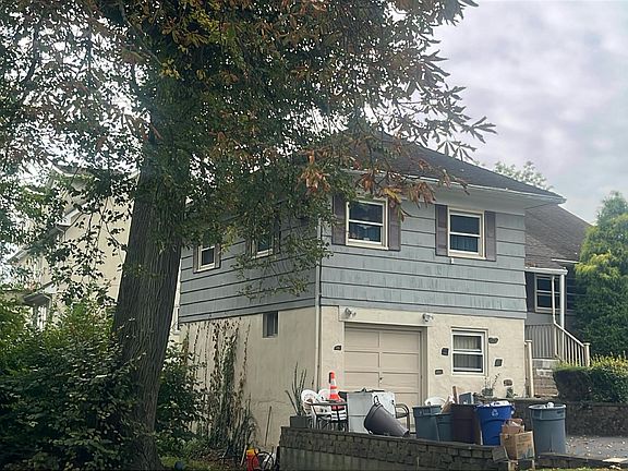 3rd image of 180 Sutton Manor Rd
