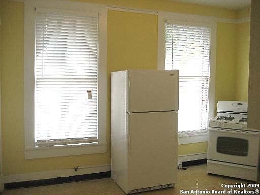 3rd image of 1228 Virginia Blvd APT 2