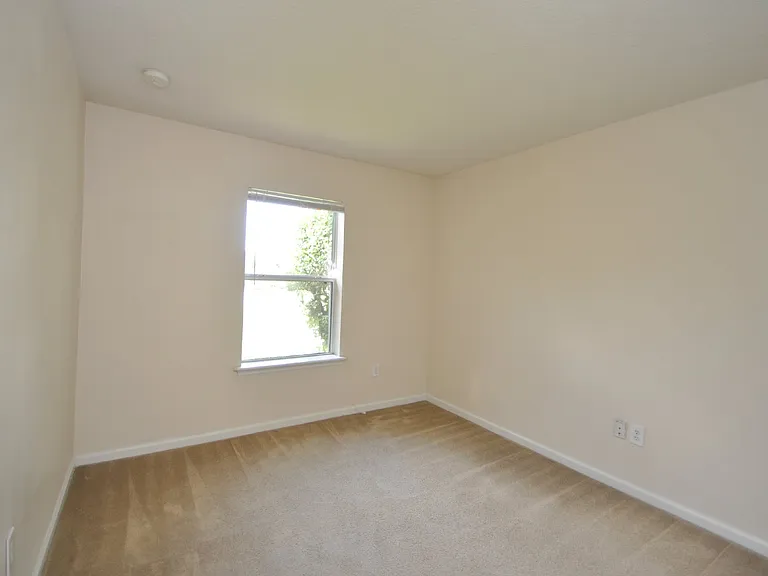 116 London Dr — Photo 14