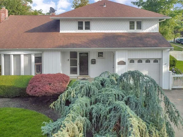 2119 Howell Street, Bellmore, NY 11710