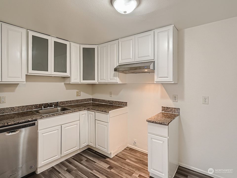 Kitchen >