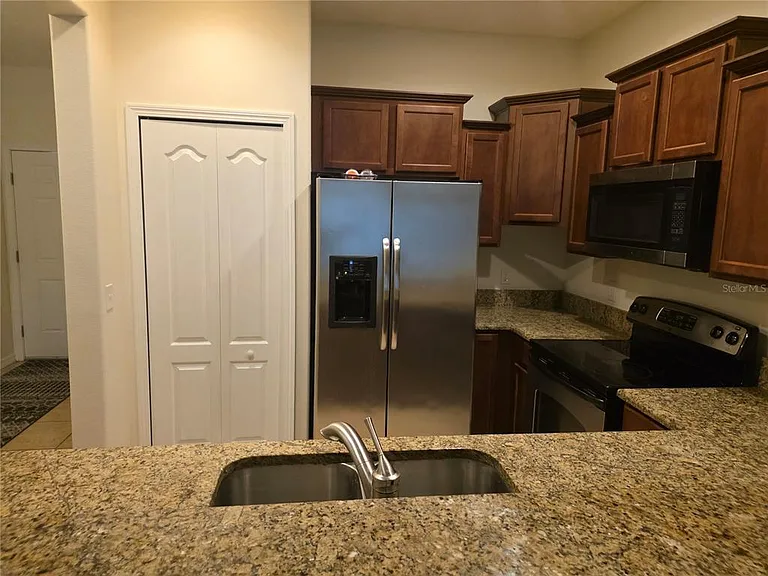 3158 Rodrick Cir #3158 — Photo 3