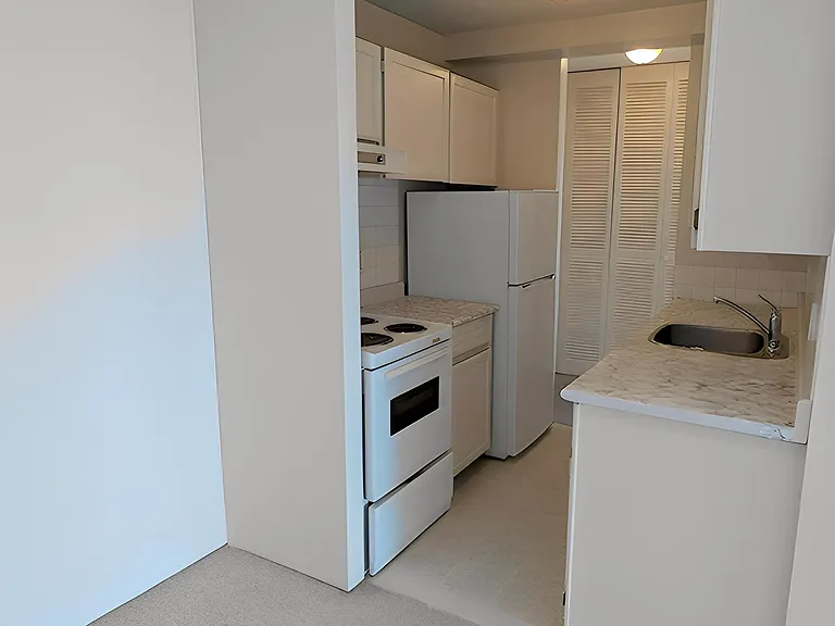 1150 Jervis St — Photo 24