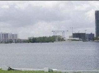 18950 N Bay Rd, Sunny Isles Beach, FL 33160