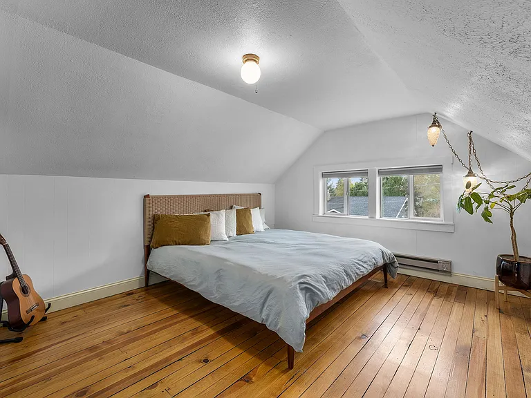 145 NW Jefferson Pl — Photo 12