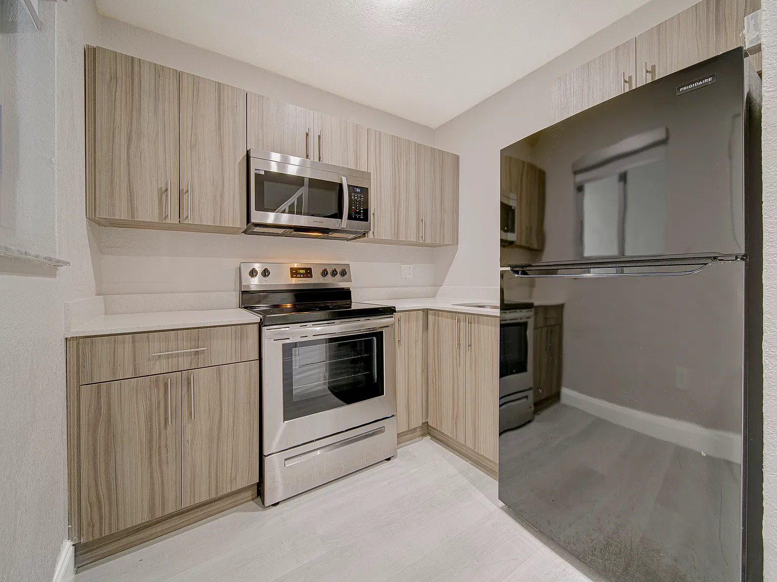 PRESTIGE ESTATES — Photo 1