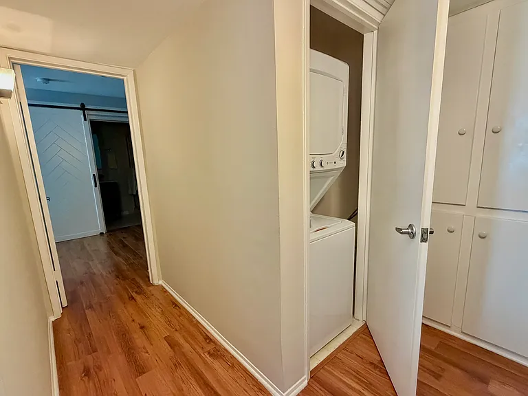 10707 Camarillo St #214 — Photo 18