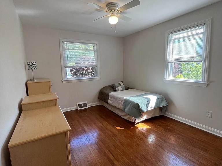 1213 Farmington Ln — Photo 27
