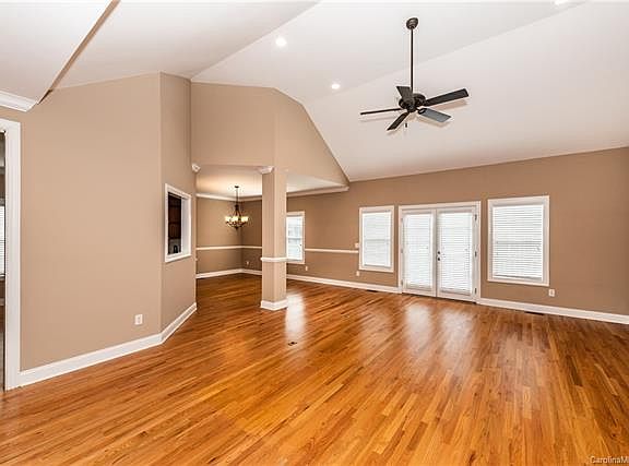 4th image of 5027 Monacan Way