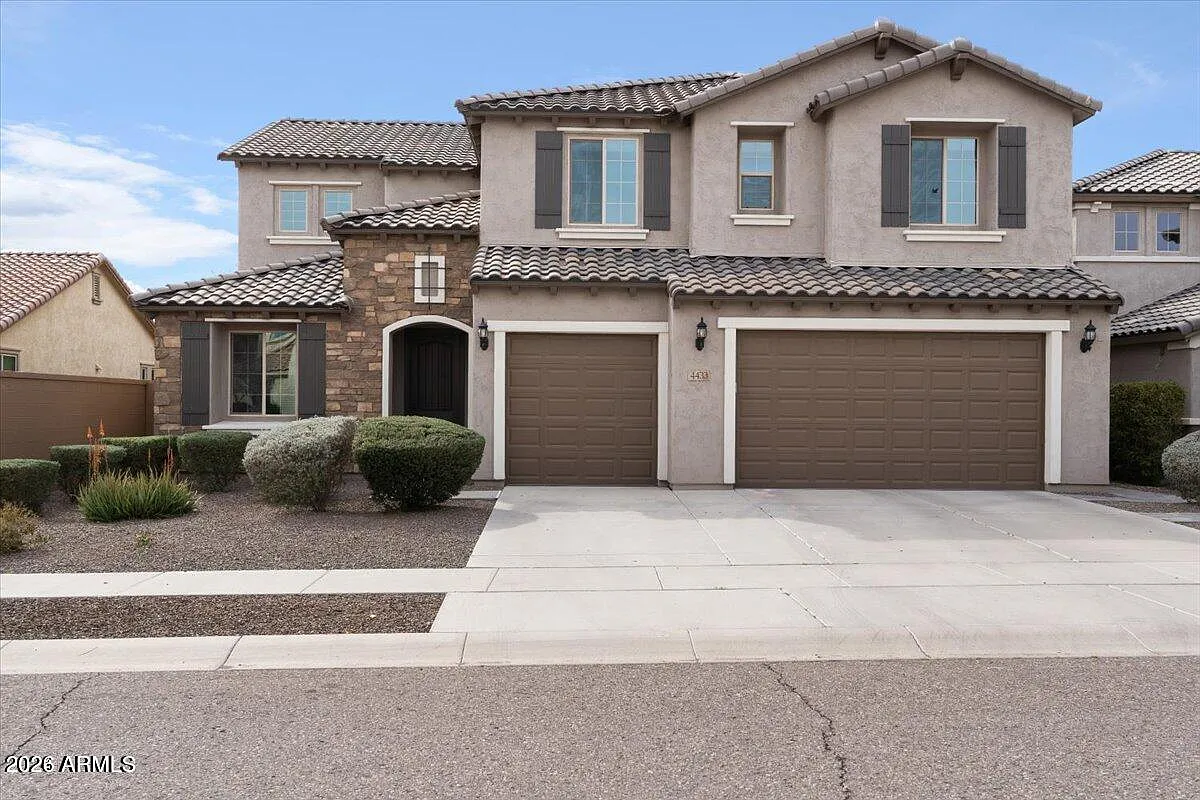 6 bed, 4.5 bath, 3825 sqft, $5,700 — Photo 1