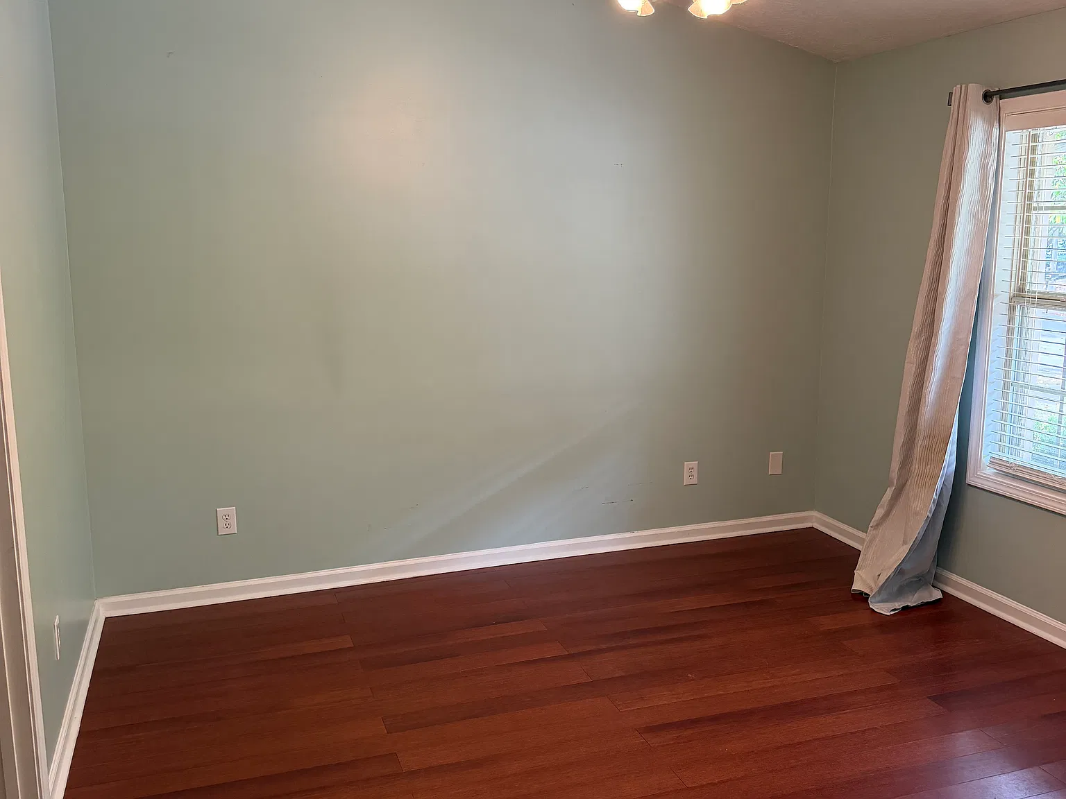3 bed, 1260 sqft, $2,000 — Photo 3