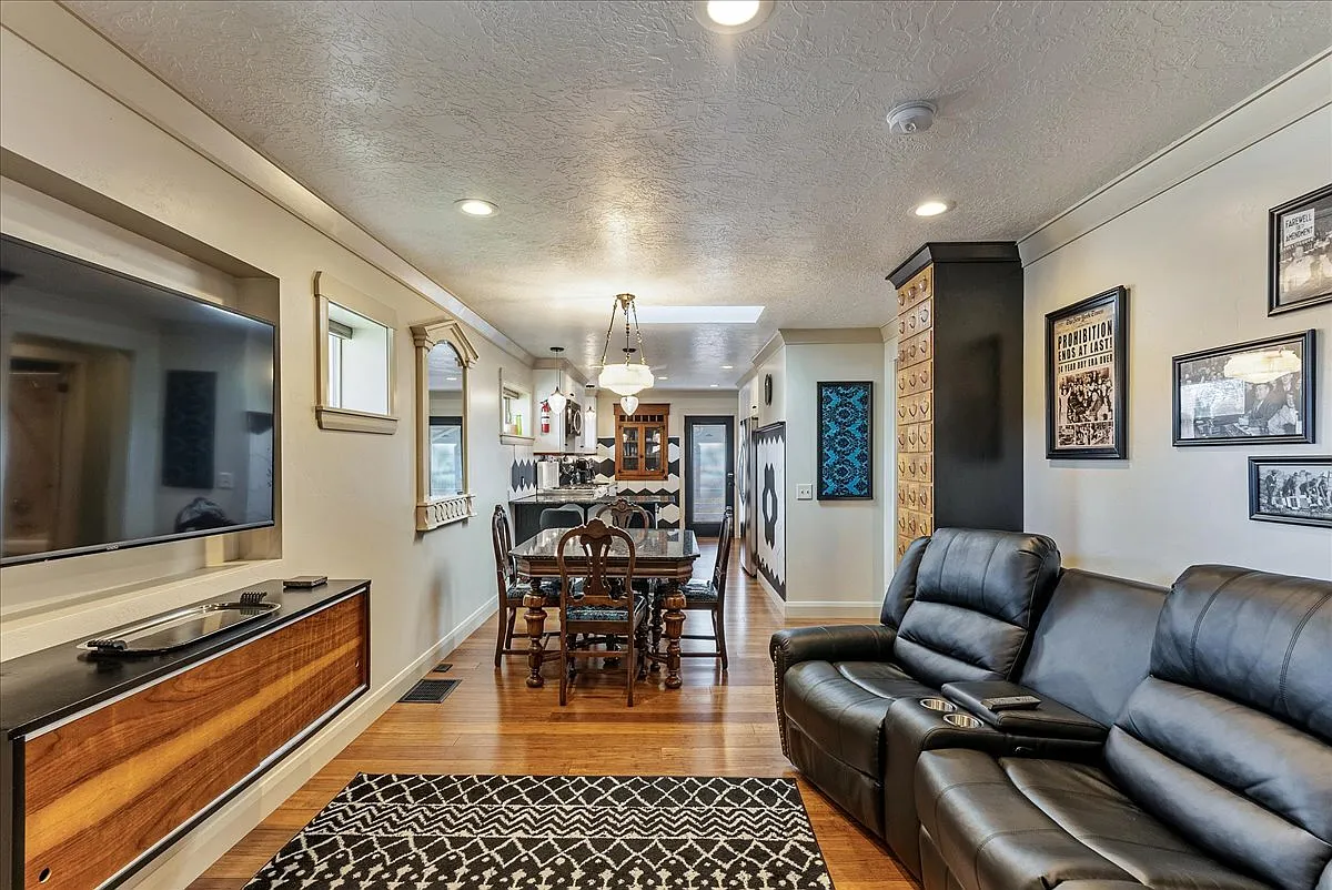 1538 S 700 E — Photo 4