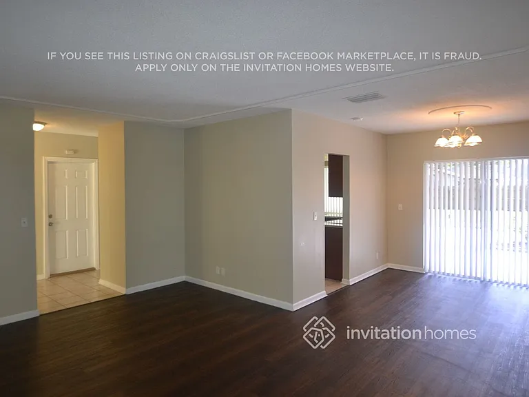 1100 SW 70th Ter — Photo 3