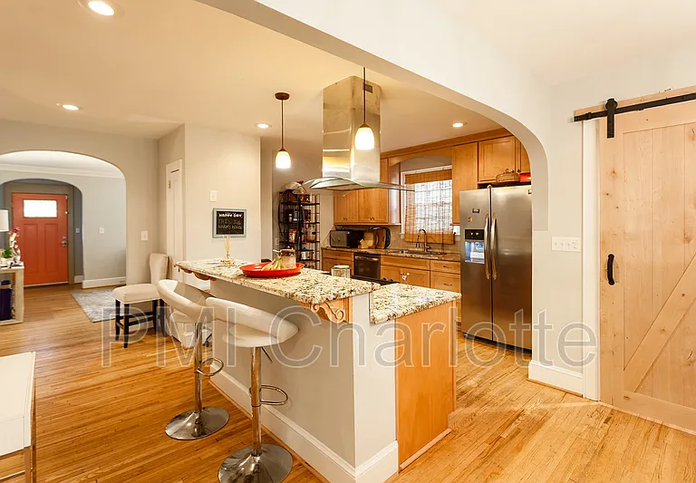 1829 Merriman Ave — Photo 9