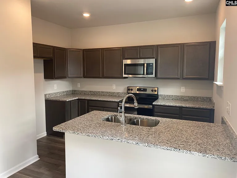 310 Woodcock Dr — Photo 5