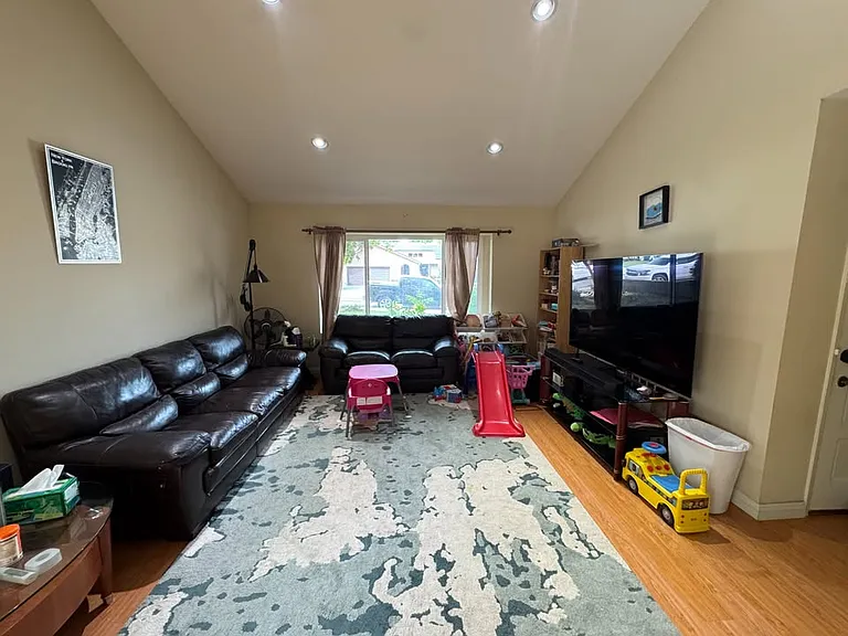 15616 New Hampton St — Photo 7