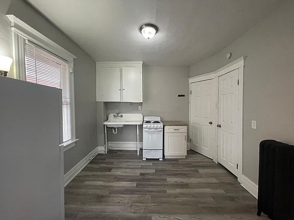 4th image of 727 Hazelwood St APT 4