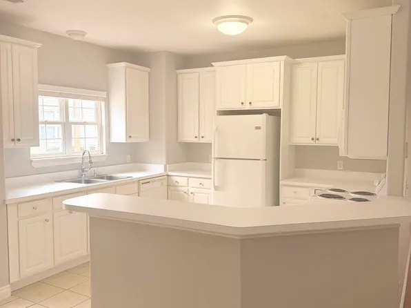 6405 Triple Crown Ln, Toledo, OH 43615