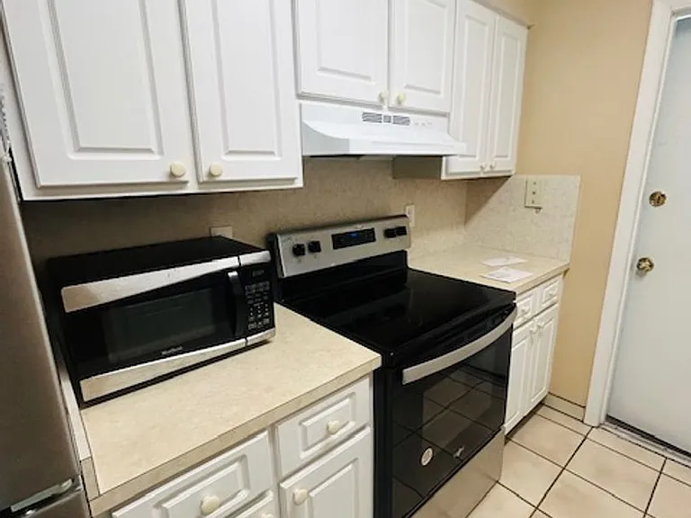 8401 Atlantic Ave #4 — Photo 7