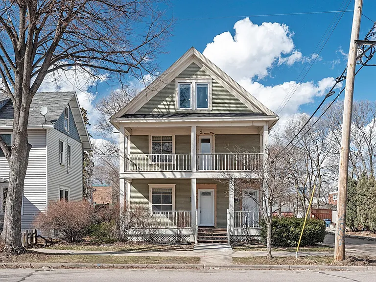 216 W 32nd St — Photo 2