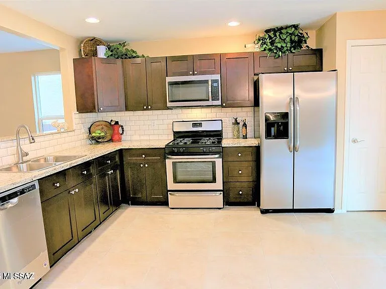 727 W Buffalo Grass Dr — Photo 8