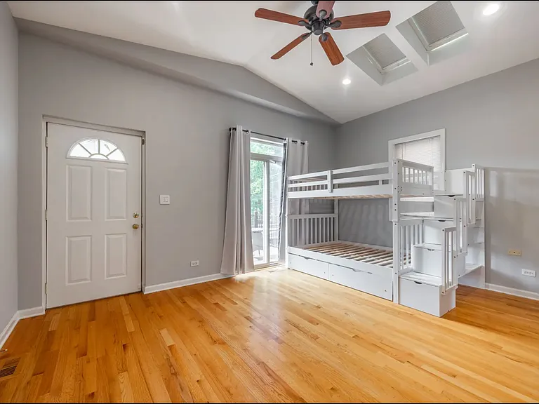 1335 W Walton St #2 — Photo 10
