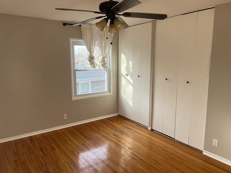 Upstairs bedroom 2