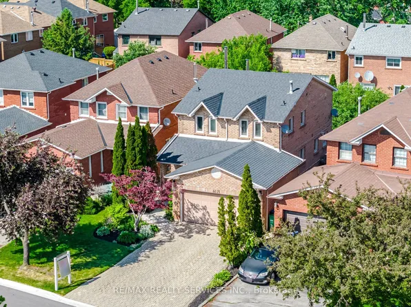 4671 Owl Cir, Mississauga, ON L4Z 2W8