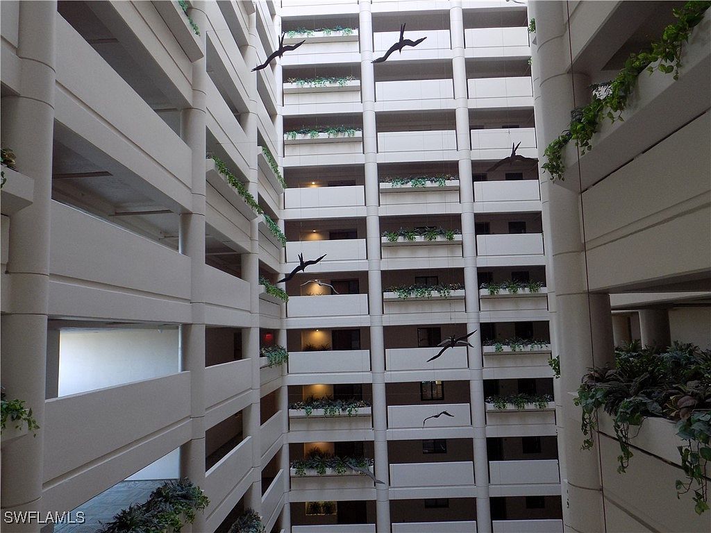 5260 S Landings Dr APT 608