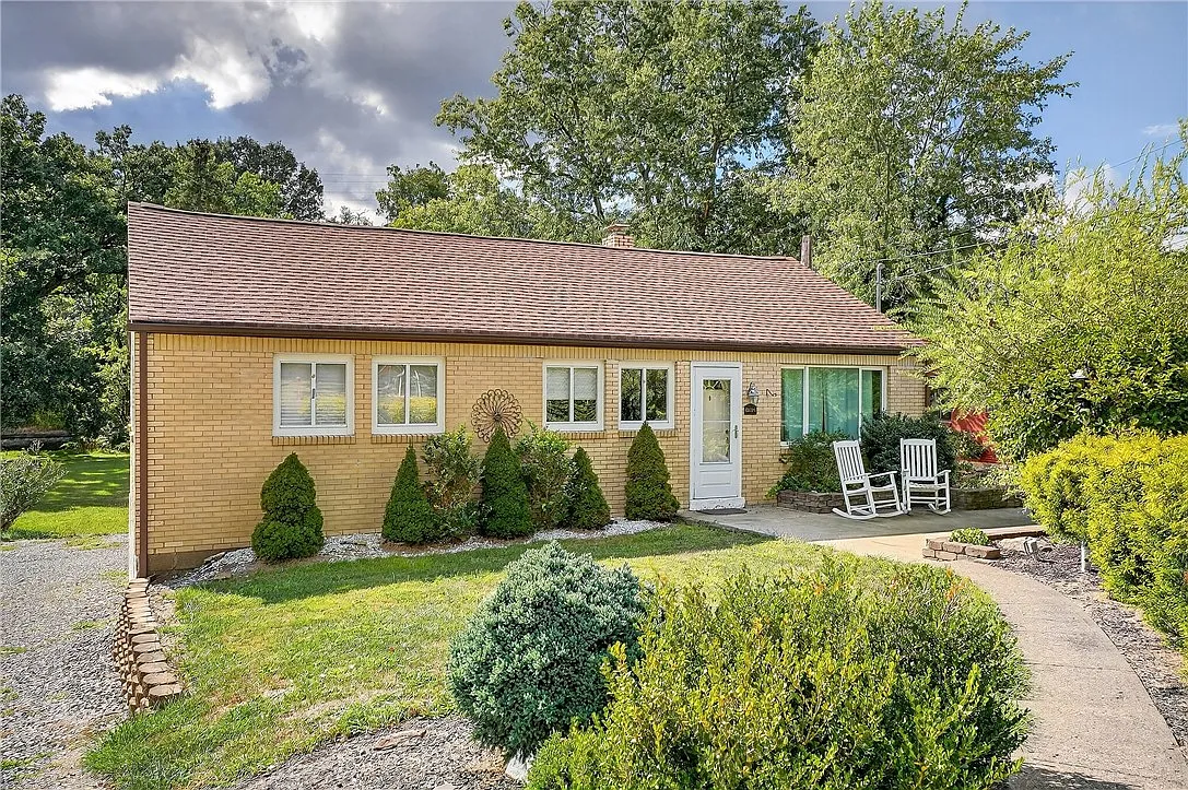 6094 Library Rd photo 1
