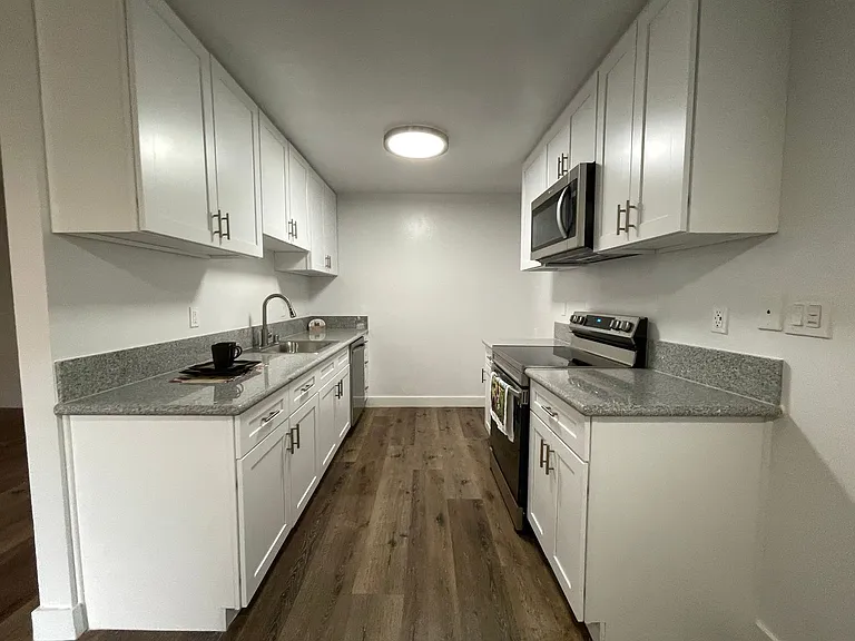 20353 Saticoy St — Photo 47
