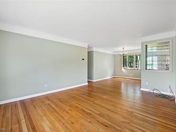 4th image of 618 Twilight Dr