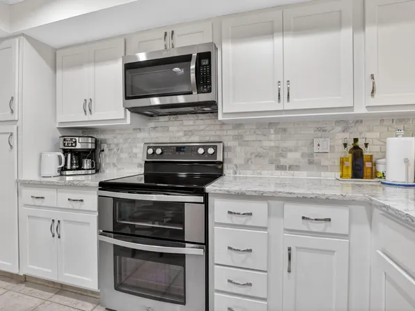 6062 Glendale Drive, Boca Raton, FL 33433