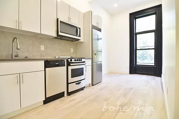 Rented by Bohemia Realty Group | media 2