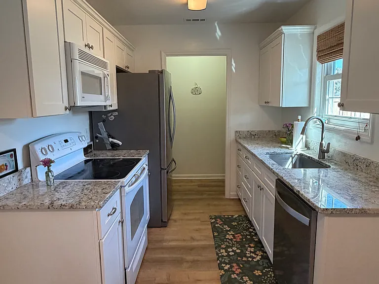 315 Hixon Pl — Photo 4