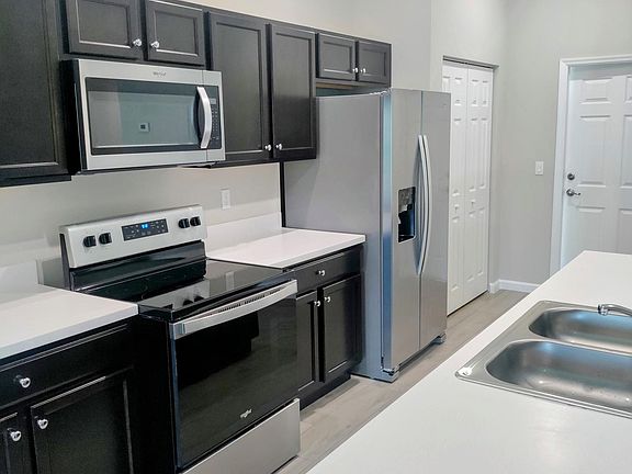 4th image of 2102 SW Janette Ave