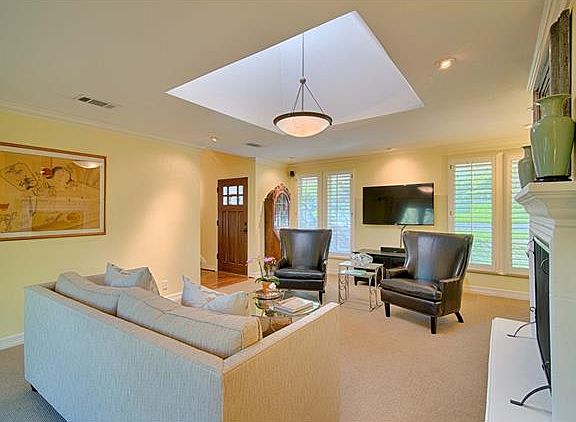 4th image of 2004 Mistywood Dr