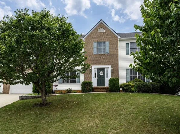 16 Maid Marian Ct, Waynesboro, VA 22980
