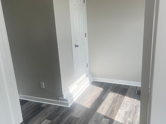 5th image of 3824 Grand Blvd Unit 1
