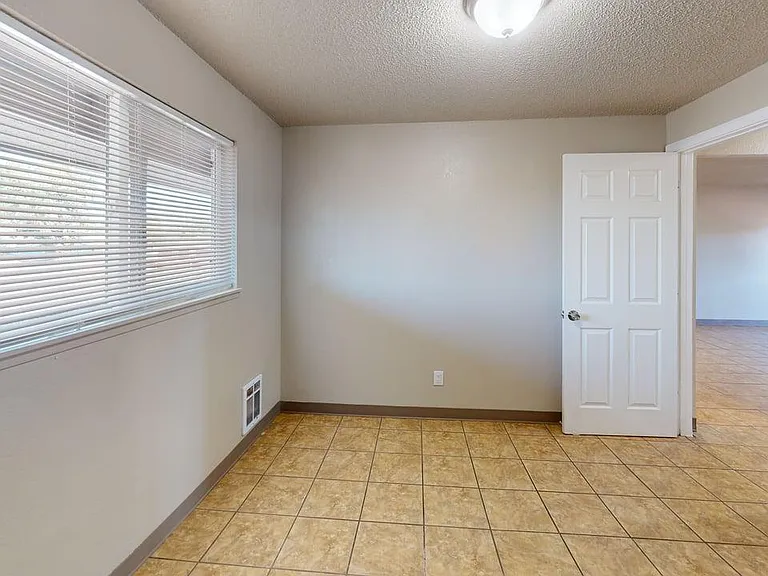 360 SW 9th St #16 — Photo 2