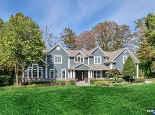 11 Aldbury Dr, Saddle River, NJ 07458