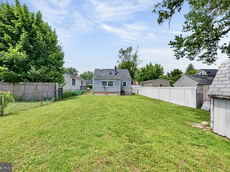 135 Keswick Ave — Photo 25