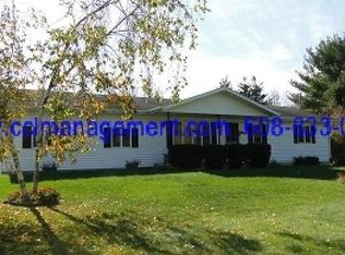 N3143 Robin Rd, Poynette, WI 53955