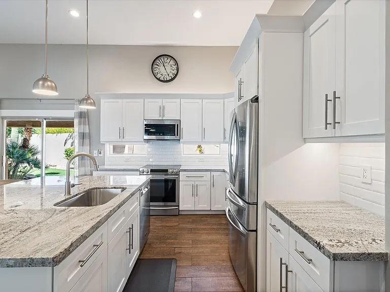 13610 E Laurel Ln — Photo 11