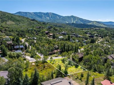 235 Huckleberry Ln, Steamboat Springs, CO, 80487