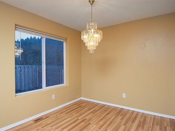 4th image of 5097 NE Candlewood Pl